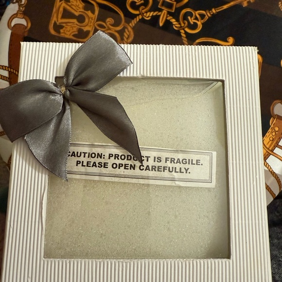 EUROPEAN Hand Crafted Glass Christmas ornaments. White and gray Made in Poland. - Picture 4 of 7